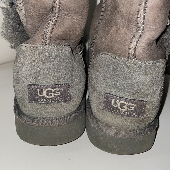 UGG BAILEY BUTTON TRIPLET II BOOT SIZE WOMENS 8 - Picture 3 of 9